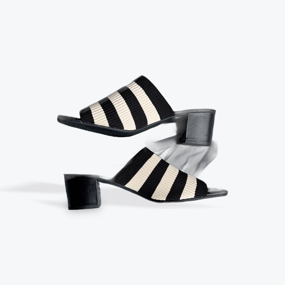 Everlane Black and White Mules Sleek and Versatile - Picture 3 of 3